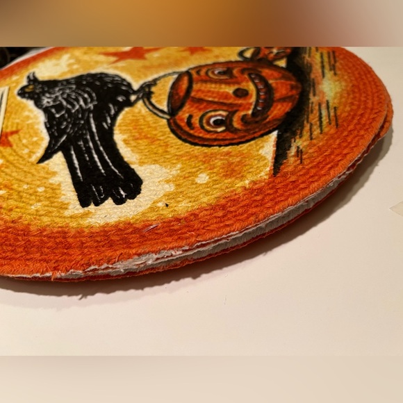 NWT JOHANNA PARKER ROUND HALLOWEEN PLACEMATS. - Picture 9 of 12